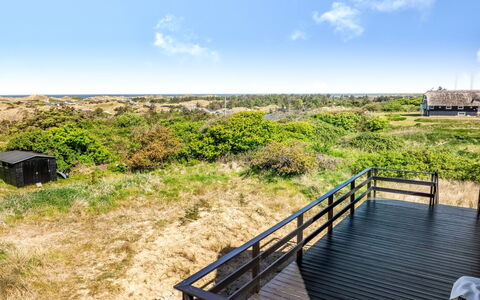 Mumme - 700M from the Sea: Horizont, Ökoregion, Grundstueck, Ozean, Küste, Balkon, Geländer, Hartholz, Shrubland, Planke