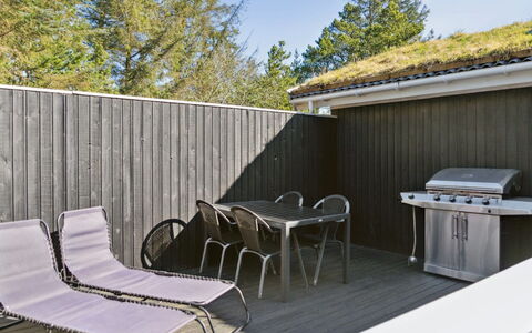 Eriksine - 1.9Km from the Sea: Möbel, Interior Design, Stuhl, Flooring, Tabelle, Resort, Fussboden, Decke, Zimmer, Eco Hotel