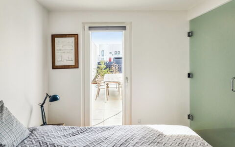 Kaapo - 1Km from the Sea: Wand, Interior Design, Flooring, Holz, Schlafzimmer, Fussboden, Möbel, Decke, Bett, Zuhause