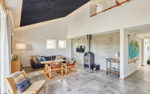 Kaapo - 1Km from the Sea: Flooring, Interior Design, Möbel, Fussboden, Decke, Holz, Couch, Zimmer, Wohnzimmer, Beleuchtung