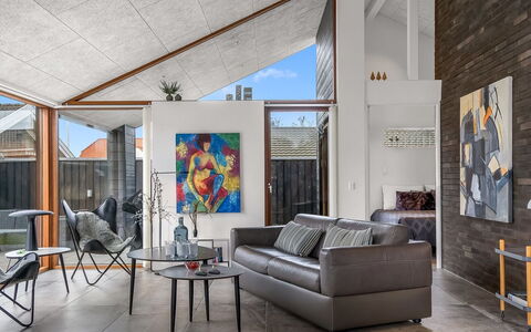 Aaran - 700M from the Sea: Interior Design, Möbel, Flooring, Holz, Fussboden, Couch, Wohnzimmer, Decke, Zuhause, Beleuchtung