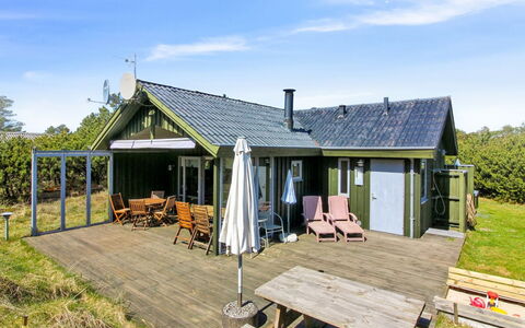Gerasim - 1Km from the Sea: Gras, Haus, Dach, Zuhause, Hütte, Strauch, Grundstueck, Ländliches Gebiet, Bauernhaus, Ground