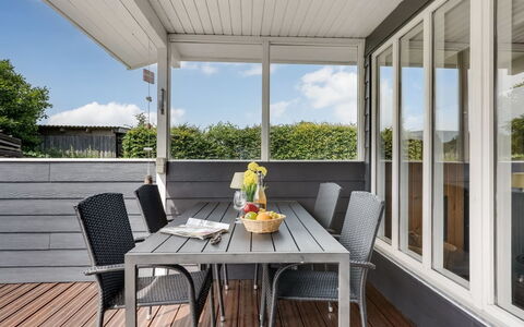 Stygge - 300M from the Sea: Möbel, Holz, Flooring, Fussboden, Holzboden, Stuhl, Tabelle, Gartenmöbel, Interior Design, Veranda