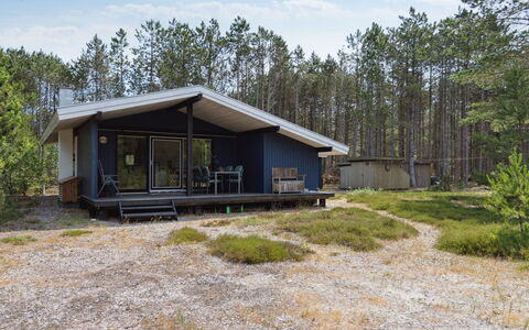 Andy - 600M from the Sea: Die Architektur, Dach, Zuhause, Verbundwerkstoff, Daylighting, Abstellgleis, Auffahrt