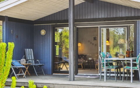 Andy - 600M from the Sea: Die Architektur, Dach, Zuhause, Verbundwerkstoff, Daylighting, Abstellgleis, Auffahrt