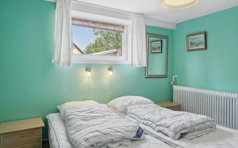 Gisella - 1.2Km from the Sea: Bett, Interior Design, Schlafzimmer, Bedding, Bettdecke, Wand, Möbel, Decke, Fussboden, Linens