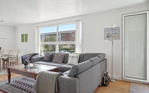 Gisella - 1.2Km from the Sea: Couch, Möbel, Flooring, Interior Design, Wand, Fussboden, Holz, Wohnzimmer, Decke, Zimmer