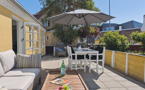 Algeth - 200M from the Sea: Wohngebiet, Dach, Vorort, Auffahrt, Estate, Kamin