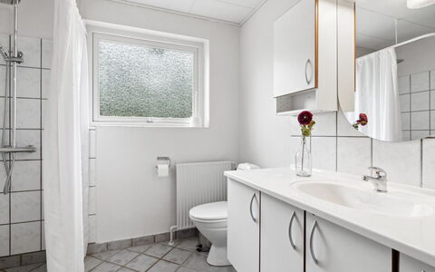 Kolle - 3.2Km from the Sea: Armatur, Bad Sink, Badezimmer, Sinken, Flooring, Fussboden, Interior Design, Installation, Zapfhahn, Verbundwerkstoff