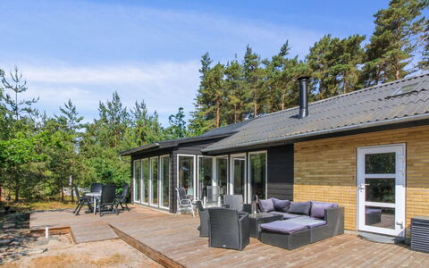 Gudmand - 600M from the Sea: Möbel, Interior Design, Flooring, Holz, Fussboden, Decke, Holzboden, Stuhl, Tabelle, Beleuchtung