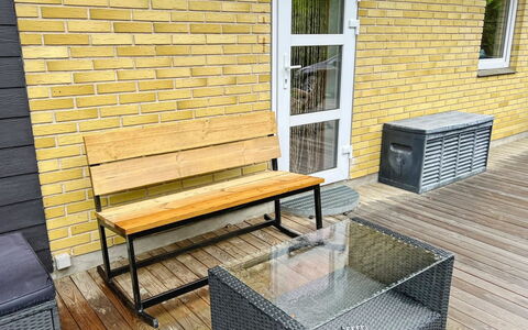 Gudmand - 600M from the Sea: Möbel, Interior Design, Flooring, Holz, Fussboden, Decke, Holzboden, Stuhl, Tabelle, Beleuchtung