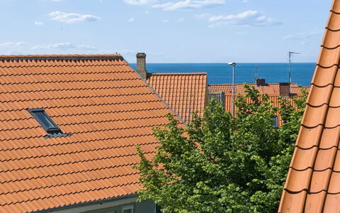 Dagne - 400M from the Sea: Blau, Dach, Zuhause, Steigung, Abstellgleis, Kamin, Daylighting