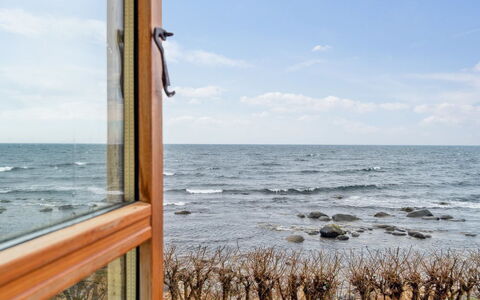 Scarlet - 5M from the Sea: Die Architektur, Dach, Zuhause, Verbundwerkstoff, Daylighting, Abstellgleis, Auffahrt