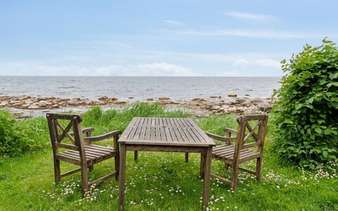 Scarlet - 5M from the Sea: Die Architektur, Dach, Zuhause, Verbundwerkstoff, Daylighting, Abstellgleis, Auffahrt