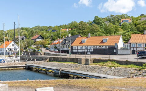 Yasha - 200M from the Sea: Holz, Dach, Die Architektur, Zuhause, Haus, Hütte, Abstellgleis, Hartholz, Steigung, Estate