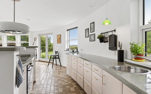Vemund - 100M to the Fjord: Interior Design, Flooring, Möbel, Decke, Fussboden, Beleuchtung, Küche, Zuhause, Countertop, Light Fixture