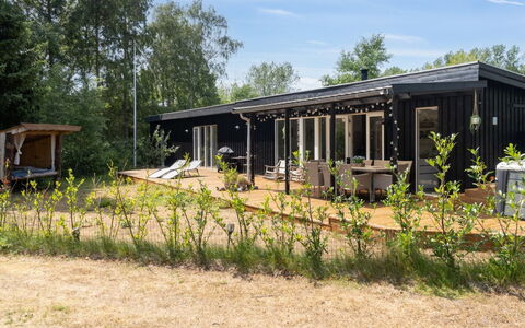 Thorlak - 860M from the Sea: Dach, Haus, Grundstueck, Zuhause, Hütte, Estate, Gartenbauten, Schatten, Blockhaus, Landscaping