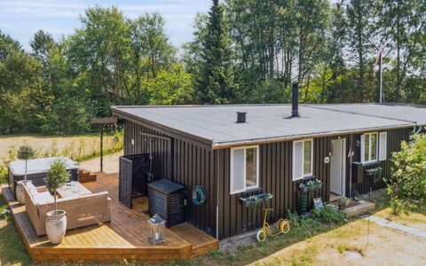 Thorlak - 860M from the Sea: Dach, Haus, Grundstueck, Zuhause, Hütte, Estate, Gartenbauten, Schatten, Blockhaus, Landscaping