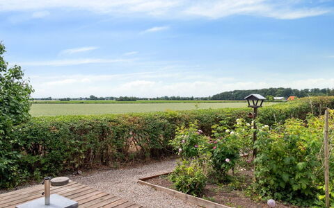 Finja - 6Km from the Sea: Dach, Haus, Zuhause, Hütte, Abstellgleis, Estate, Auffahrt, Gartenbauten, Garten, Schuppen