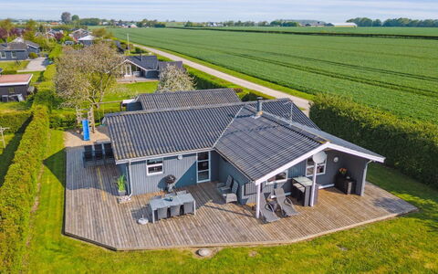 Anella - 200M from the Sea: Möbel, Interior Design, Flooring, Holz, Fussboden, Decke, Holzboden, Stuhl, Tabelle, Beleuchtung