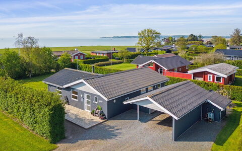 Anella - 200M from the Sea: Möbel, Interior Design, Flooring, Holz, Fussboden, Decke, Holzboden, Stuhl, Tabelle, Beleuchtung
