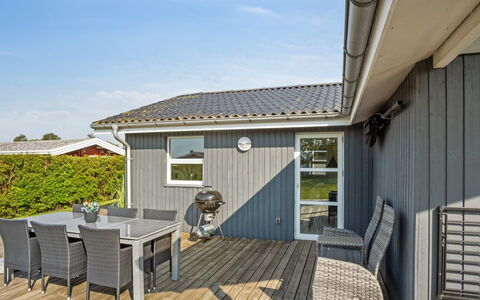 Anella - 200M from the Sea: Möbel, Interior Design, Flooring, Holz, Fussboden, Decke, Holzboden, Stuhl, Tabelle, Beleuchtung