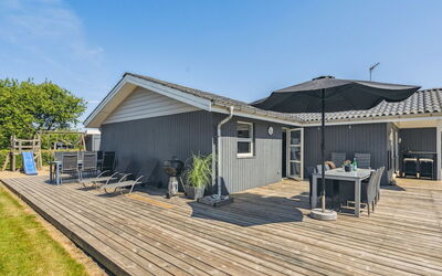 Anella - 200M from the Sea