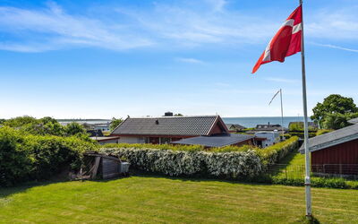 Thrugils - 200M from the Sea
