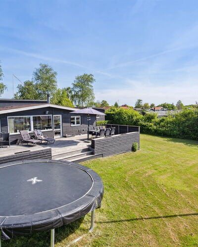 Thrugils - 200M from the Sea