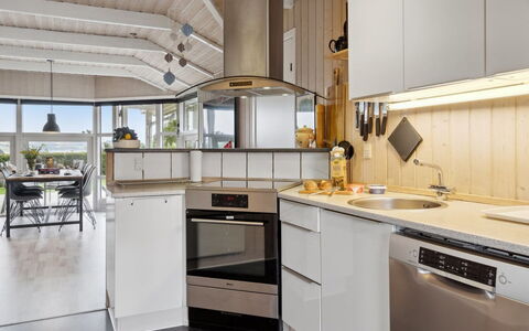 Hjalmsvider - 300M from the Sea: Küche, Interior Design, Countertop, Küchengerät, Flooring, Holz, Decke, Light Fixture, Cabinetry, Möbel