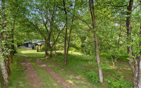 Erlar - 30Km from the Sea: Dachdecken, Hütte, Haus, Dach, Zuhause, Bauernhaus, Hütte, Estate, Dorf