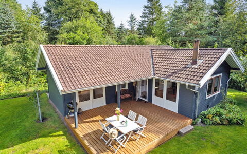 Annamaria - 30Km from the Sea: Dach, Haus, Zuhause, Hütte, Tür, Abstellgleis, Deck, Veranda, Planke, Hartholz