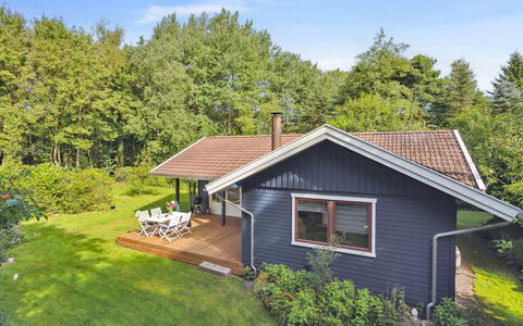 Annamaria - 30Km from the Sea: Dach, Haus, Zuhause, Hütte, Tür, Abstellgleis, Deck, Veranda, Planke, Hartholz