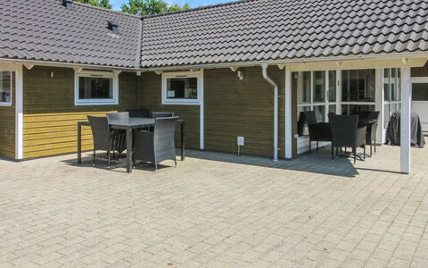 Sanna - 30Km from the Sea: Dach, Haus, Zuhause, Hütte, Tür, Abstellgleis, Deck, Veranda, Planke, Hartholz