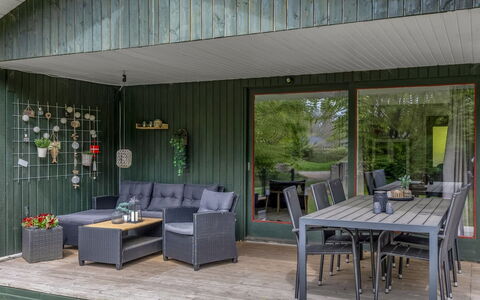 Nyalle - 30Km from the Sea: Wohngebiet, Dach, Vorort, Auffahrt, Estate, Kamin