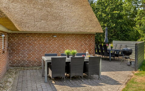 Sondra - from the Sea: Möbel, Interior Design, Flooring, Holz, Fussboden, Decke, Holzboden, Stuhl, Tabelle, Beleuchtung