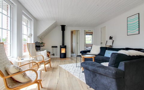 Joona - 12Km from the Sea: Flooring, Holzboden, Fussboden, Holz, Interior Design, Möbel, Wohnzimmer, Zuhause, Laminatboden, Decke