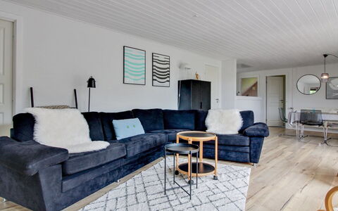 Joona - 12Km from the Sea: Couch, Möbel, Zuhause, Wohnzimmer, Flooring, Fussboden, Wohnung, Holzboden