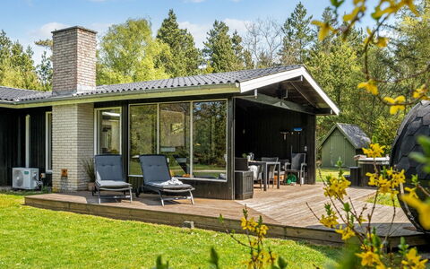 Eli - 1.5Km to the Fjord: Haus, Zuhause, Hütte, Dach, Ground, Garten, Gartenbauten, Estate, Garten, Abstellgleis