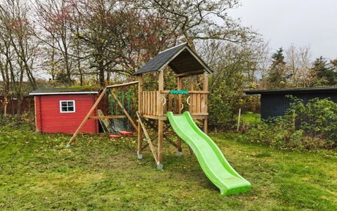 Anu - 300M to the Fjord: Dach, Haus, Zuhause, Hütte, Abstellgleis, Estate, Auffahrt, Gartenbauten, Garten, Schuppen