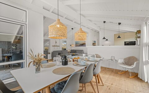 Flepko - 50M from the Sea: Interior Design, Flooring, Möbel, Holz, Decke, Light Fixture, Fussboden, Küche, Küche & Esszimmer Tisch, Leuchter