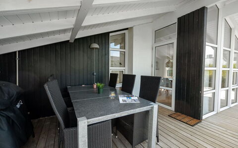 Flepko - 50M from the Sea: Möbel, Holz, Interior Design, Flooring, Fussboden, Stuhl, Zimmer, Decke, Wohnzimmer, Wohnung