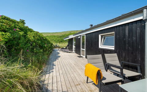 Flepko - 50M from the Sea: Möbel, Holz, Interior Design, Flooring, Fussboden, Stuhl, Zimmer, Decke, Wohnzimmer, Wohnung