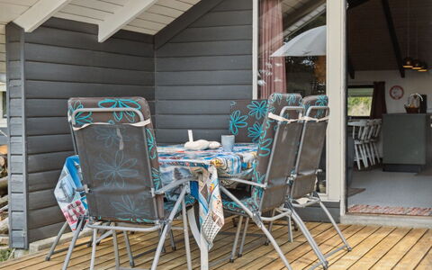Myrte - 900M from the Sea: Möbel, Interior Design, Flooring, Holz, Fussboden, Decke, Holzboden, Stuhl, Tabelle, Beleuchtung