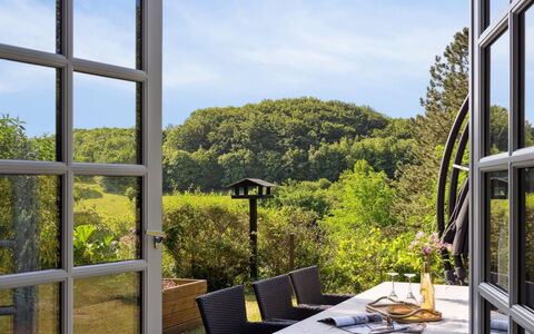 Teijo - 2.5Km from the Sea: Möbel, Stuhl, Tabelle, Gartenmöbel, Küche & Esszimmer Tisch, Schatten, Tisch Im Freien, Eco Hotel, Garten