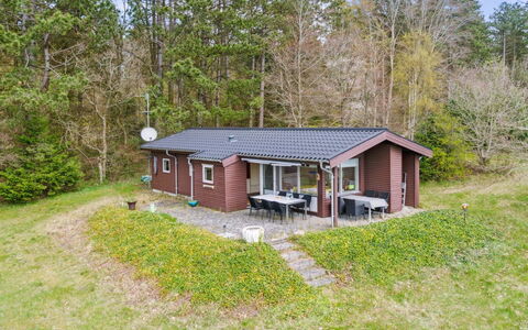 Enita - 350M from the Sea: Holz, Zuhause, Veranda, Deck, Hartholz, Dach, Holzbeize, Holzboden, Eco Hotel