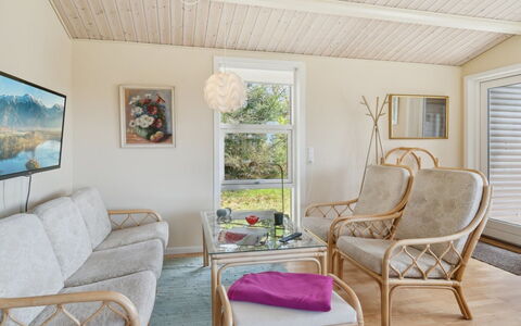 Enita - 350M from the Sea: Holz, Zuhause, Veranda, Deck, Hartholz, Dach, Holzbeize, Holzboden, Eco Hotel