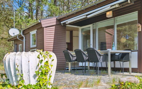 Enita - 350M from the Sea: Holz, Zuhause, Veranda, Deck, Hartholz, Dach, Holzbeize, Holzboden, Eco Hotel