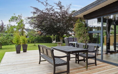 Joseline - 150M from the Sea: Die Architektur, Dach, Zuhause, Verbundwerkstoff, Daylighting, Abstellgleis, Auffahrt