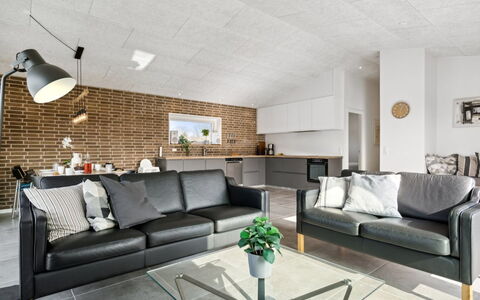 Asel - 350M from the Sea: Möbel, Interior Design, Flooring, Wand, Couch, Holz, Decke, Fussboden, Wohnzimmer, Zimmer
